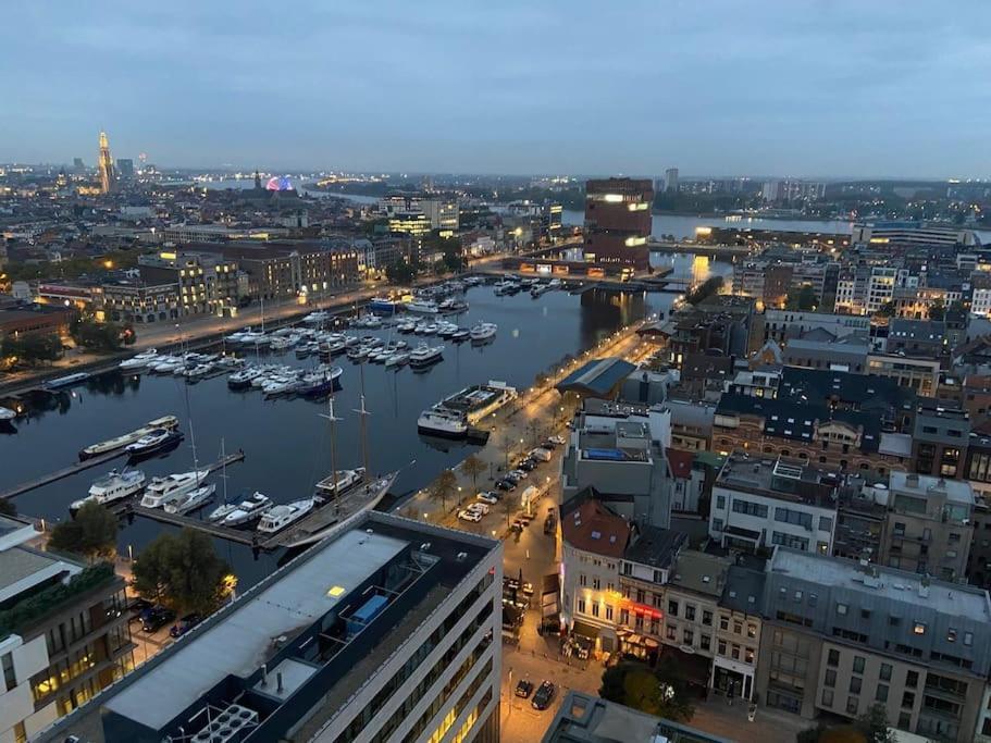 Uniek Appartement - Mooiste En Hoogste Uitzicht Op Antwerpen! - Incl Gratis Parking Exterior foto
